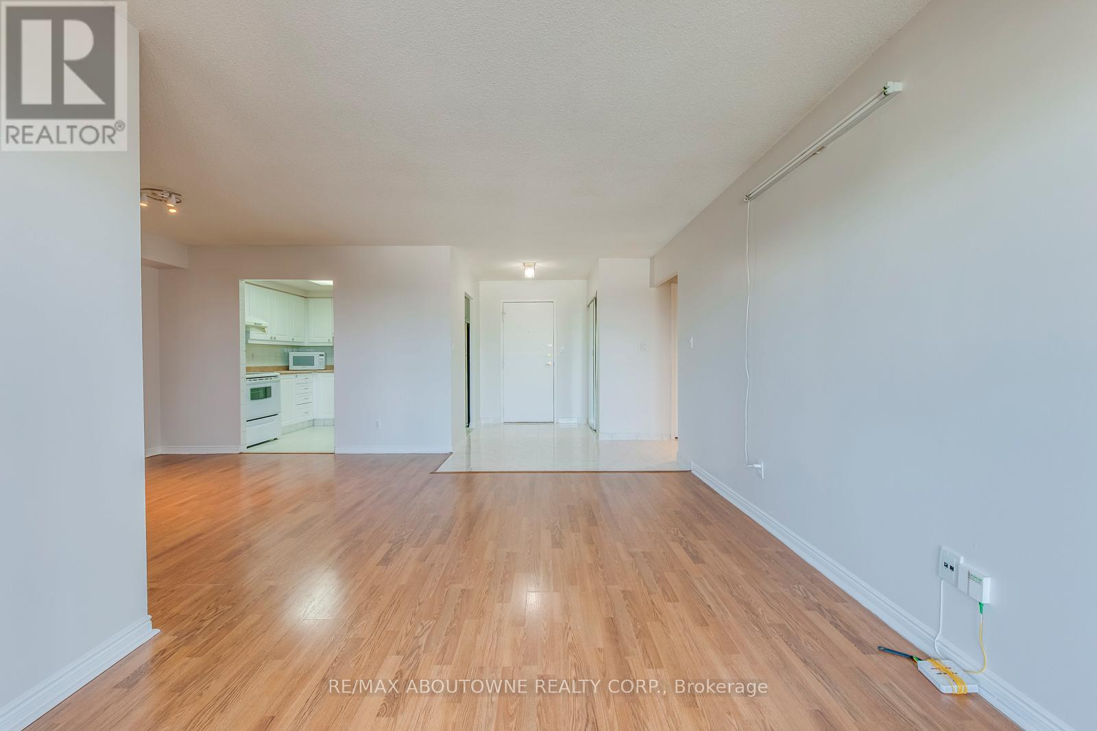 Photo 12 of 1415 135 Hillcrest Avenue, Mississauga ON