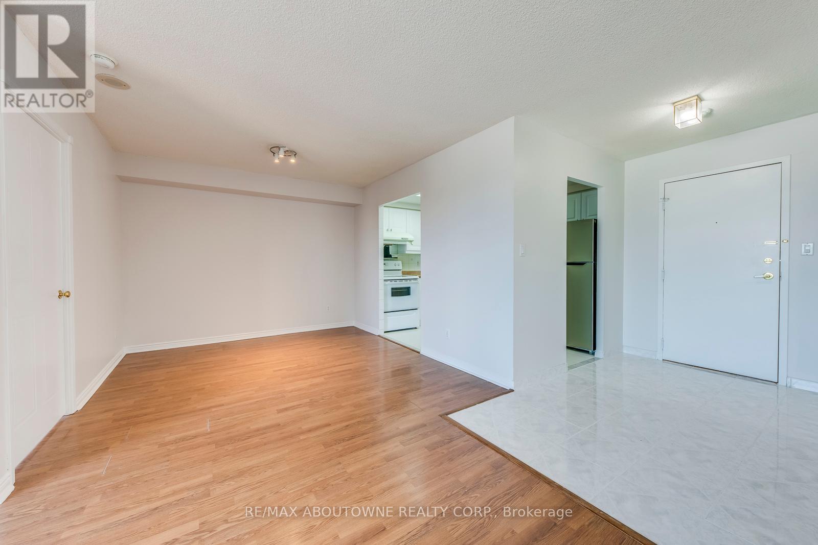 Photo 15 of 1415 135 Hillcrest Avenue, Mississauga ON