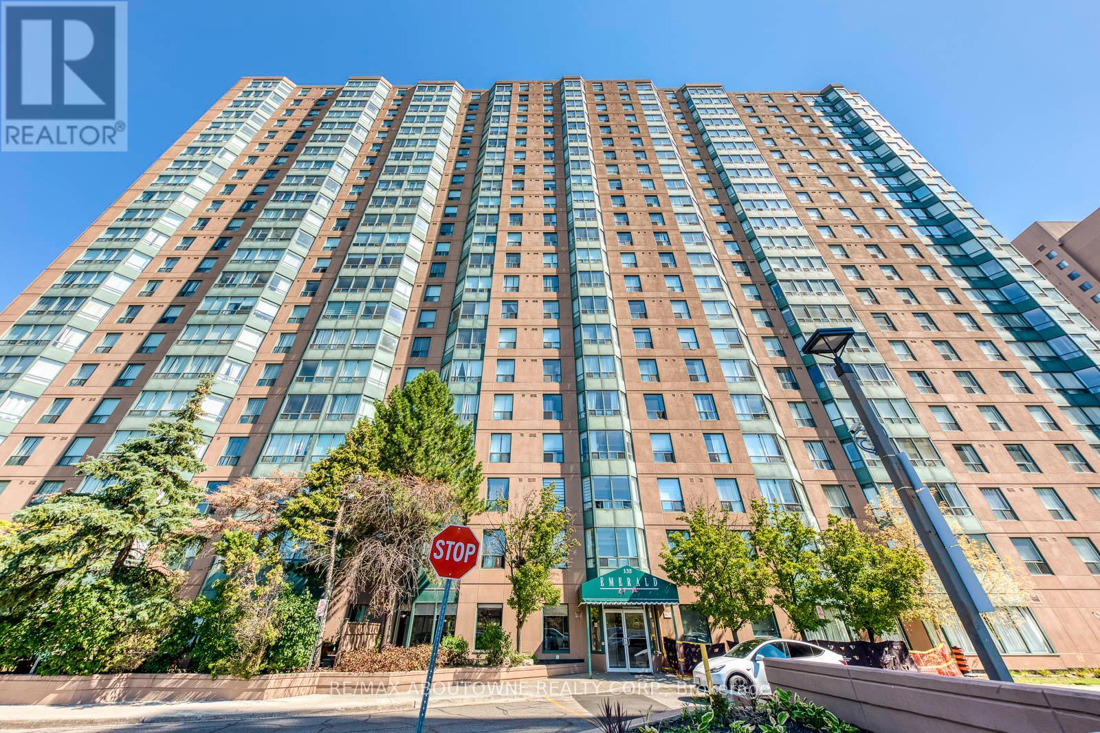 Photo 2 of 1415 135 Hillcrest Avenue, Mississauga ON
