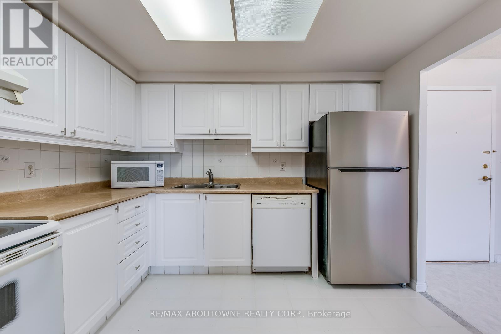 Photo 20 of 1415 135 Hillcrest Avenue, Mississauga ON