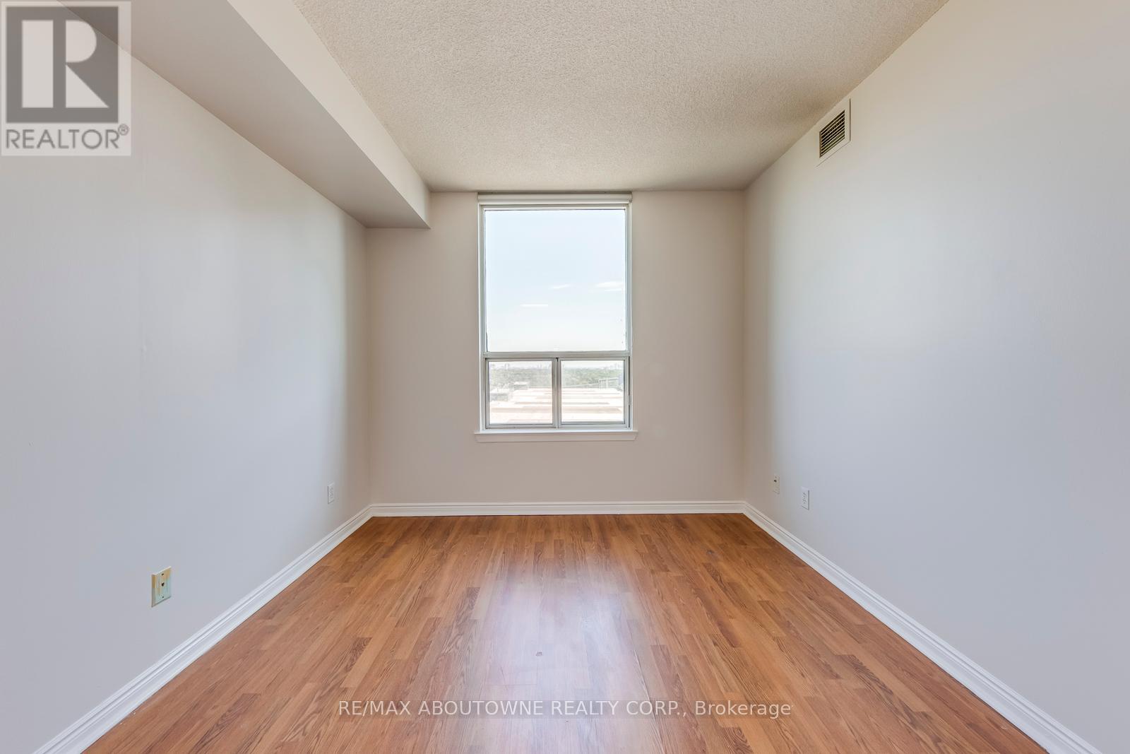 Photo 24 of 1415 135 Hillcrest Avenue, Mississauga ON
