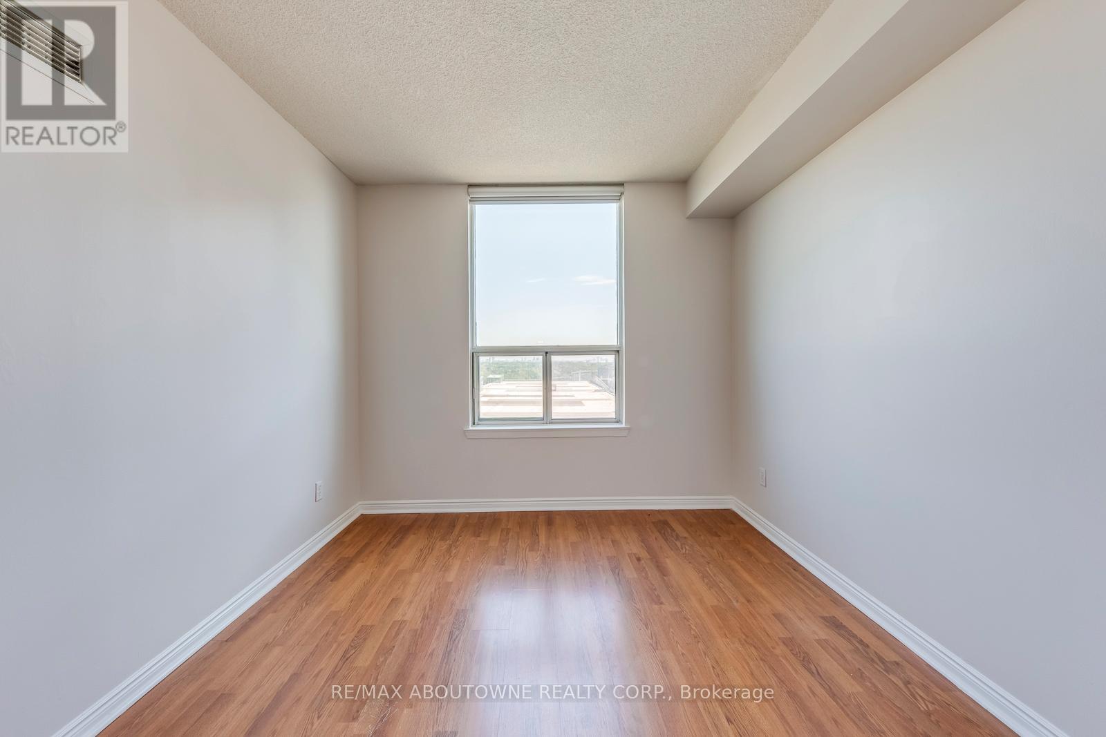 Photo 26 of 1415 135 Hillcrest Avenue, Mississauga ON