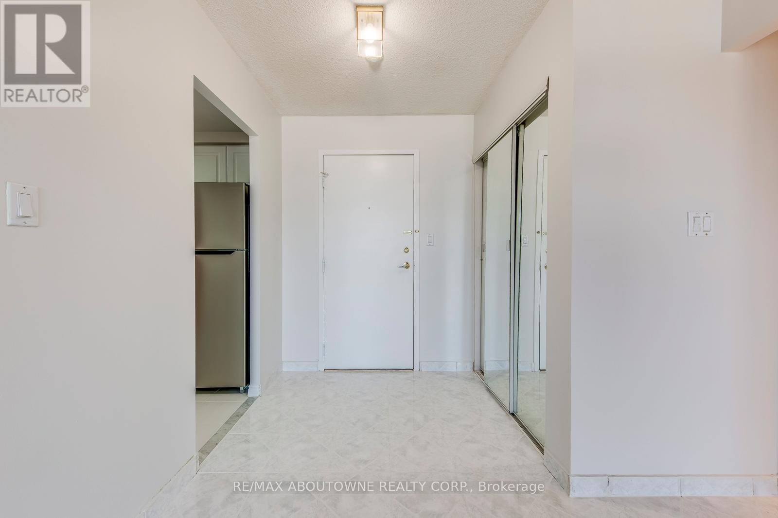 Photo 6 of 1415 135 Hillcrest Avenue, Mississauga ON