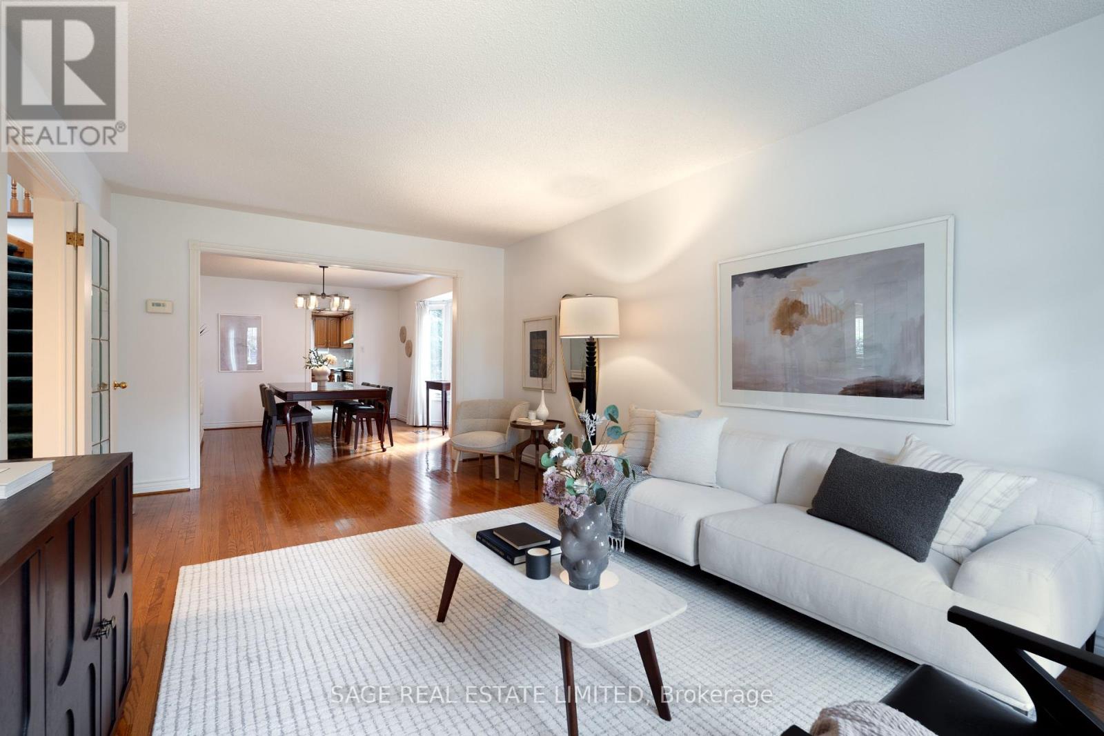 Photo 16 of 172 Burnhamthorpe Road, Toronto ON