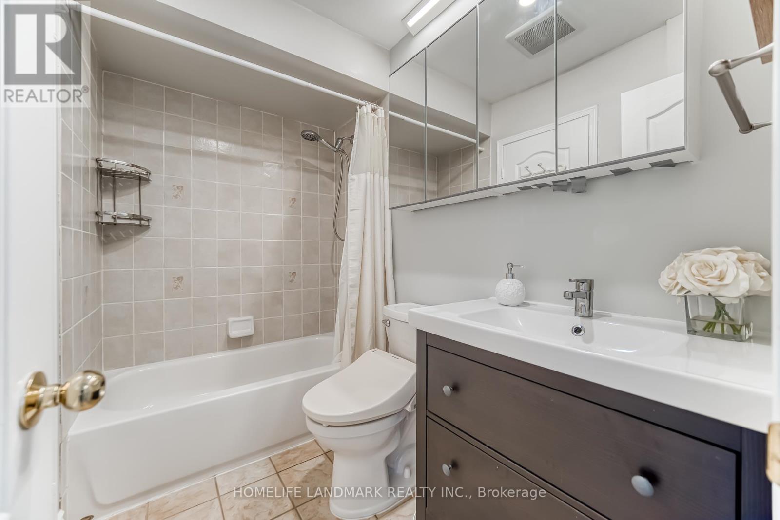 Photo 24 of 139 5055 Heatherleigh Avenue, Mississauga ON