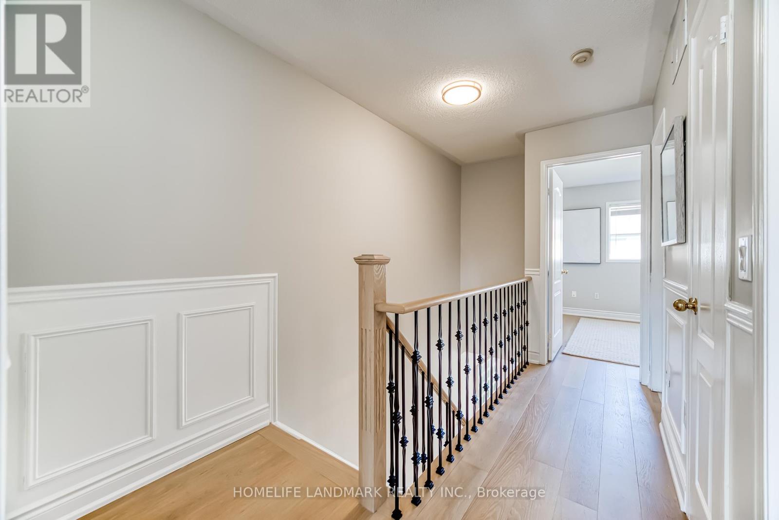 Photo 5 of 139 5055 Heatherleigh Avenue, Mississauga ON
