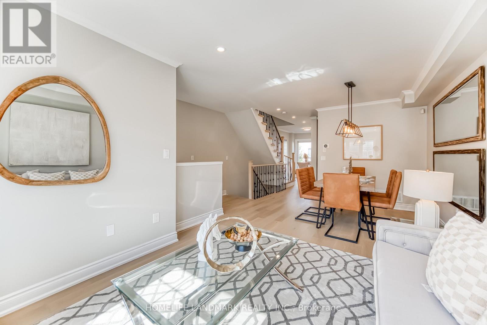 Photo 8 of 139 5055 Heatherleigh Avenue, Mississauga ON