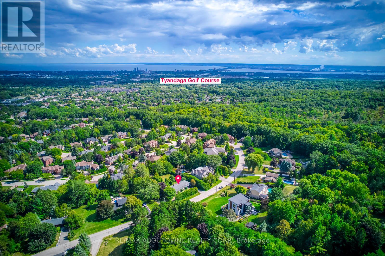 Photo 11 of 1310 Beaufort Drive, Burlington ON