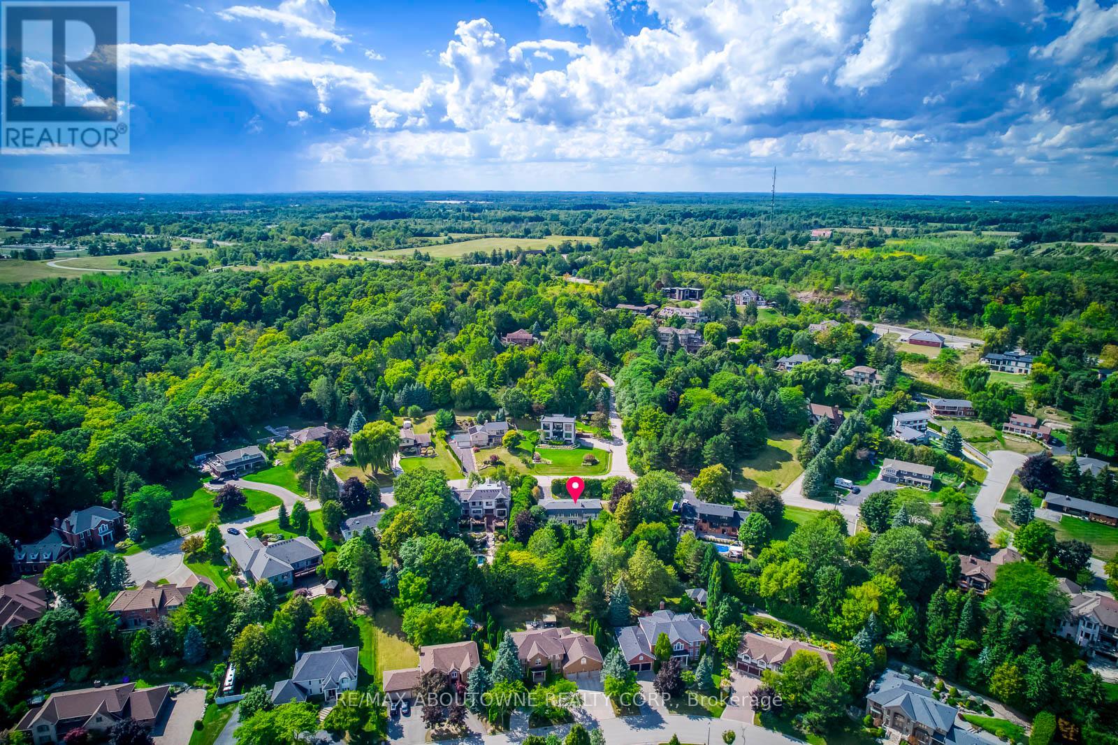 Photo 15 of 1310 Beaufort Drive, Burlington ON