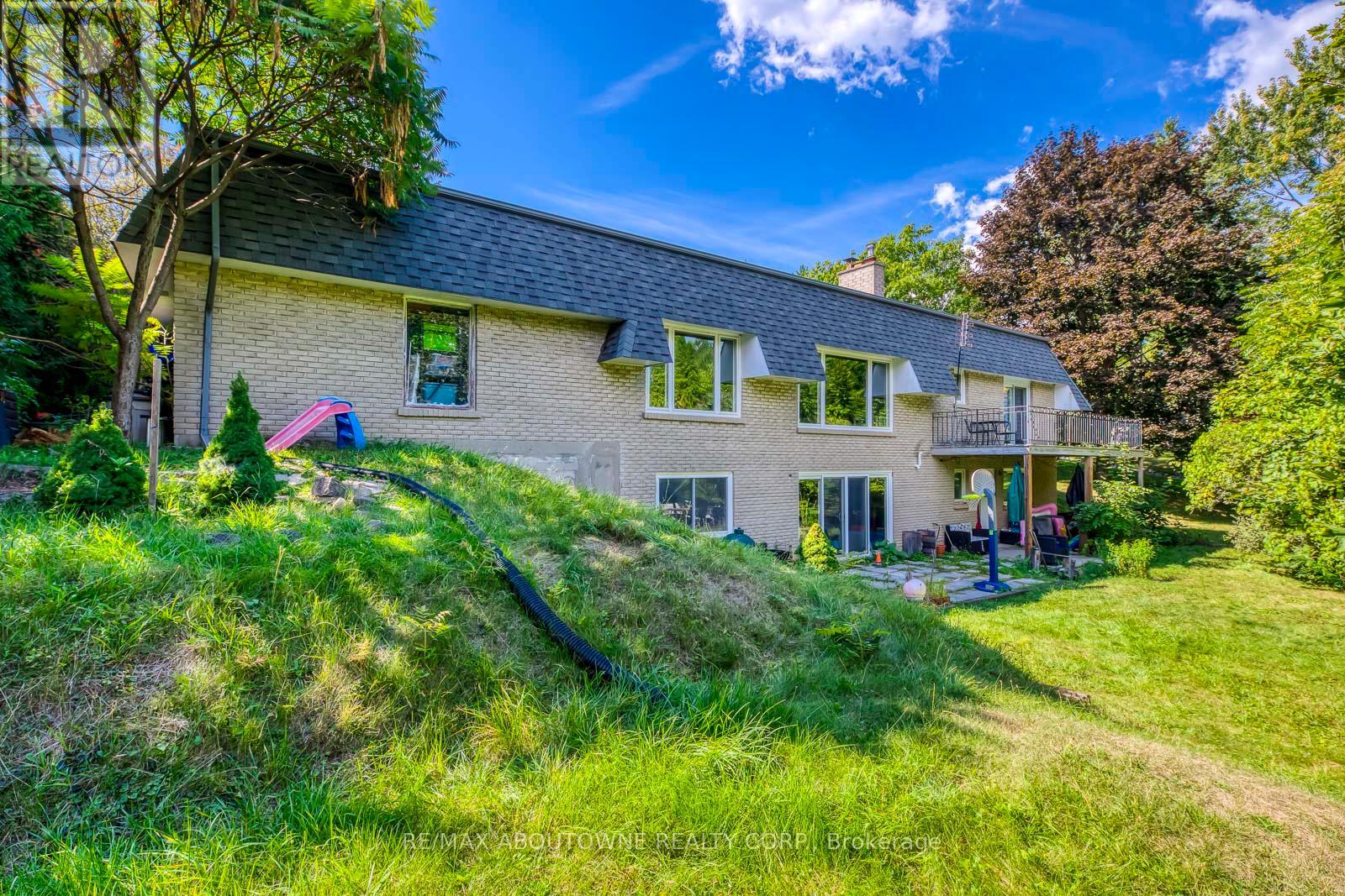 Photo 19 of 1310 Beaufort Drive, Burlington ON