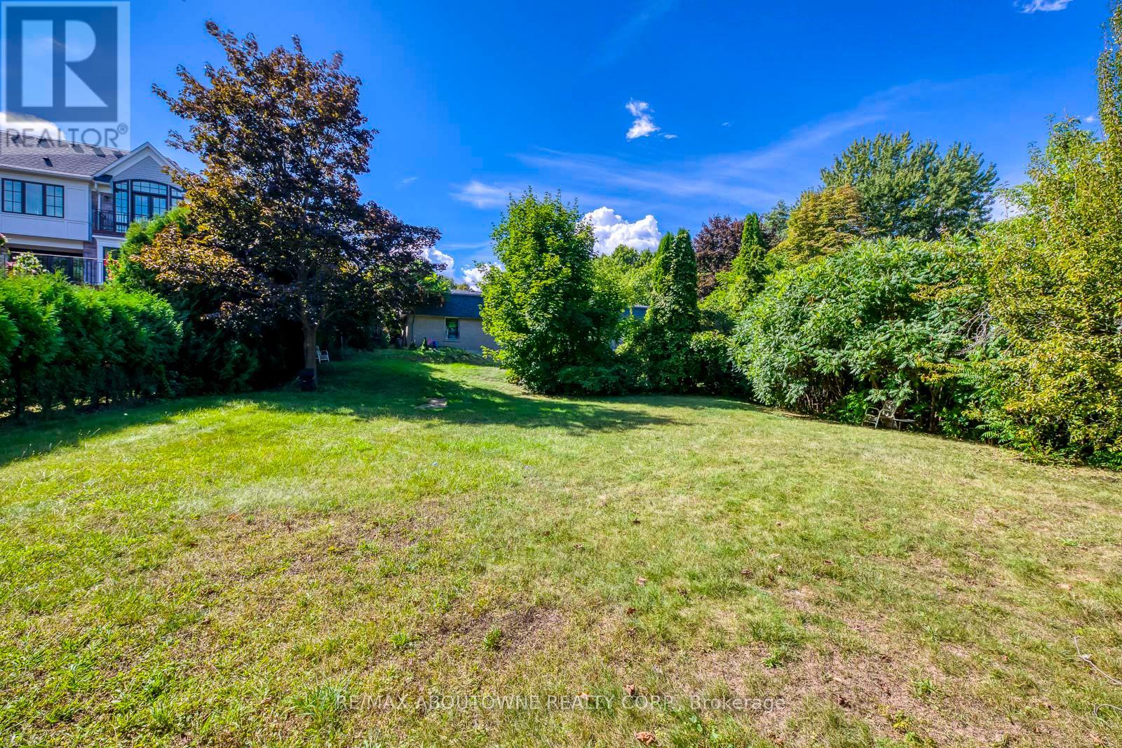 Photo 23 of 1310 Beaufort Drive, Burlington ON