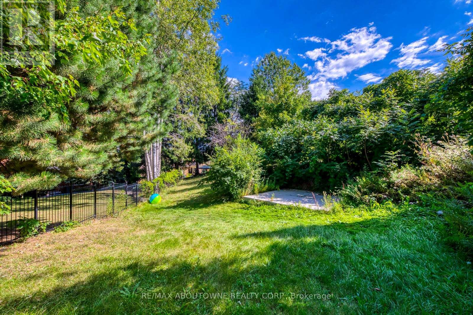 Photo 24 of 1310 Beaufort Drive, Burlington ON
