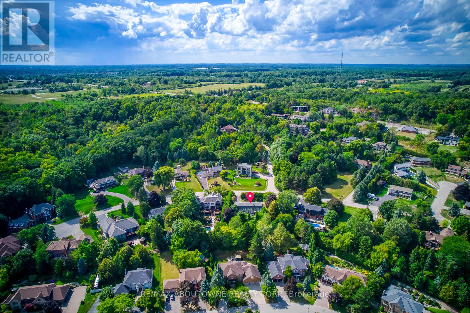 Photo 7 of 1310 Beaufort Drive, Burlington ON