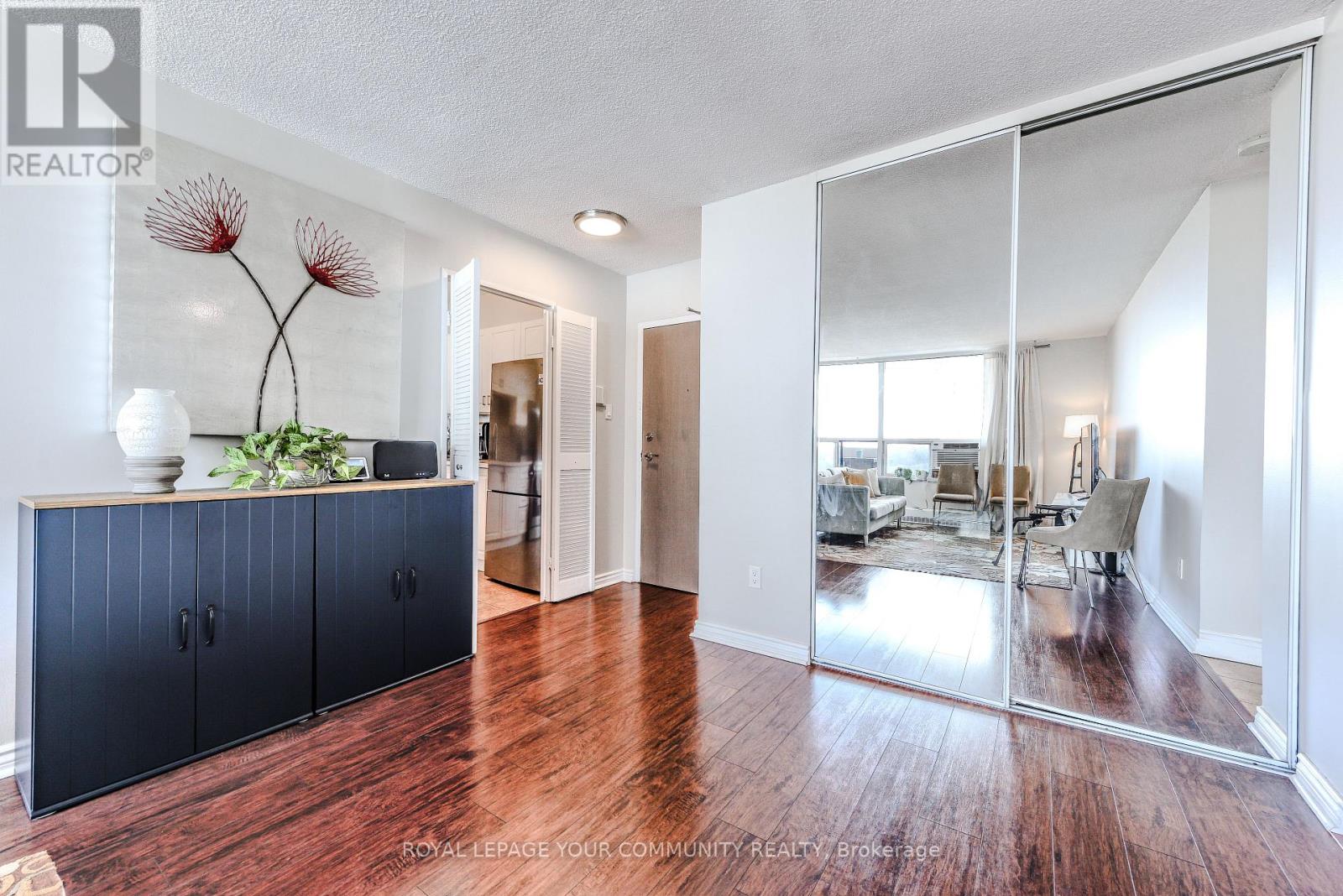 Photo 13 of 901 3390 Weston Road N, Toronto ON