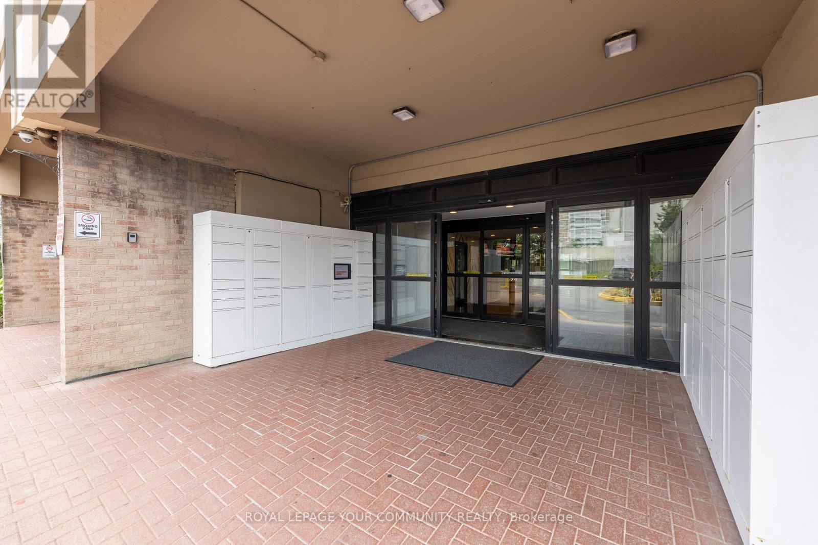 Photo 2 of 901 3390 Weston Road N, Toronto ON