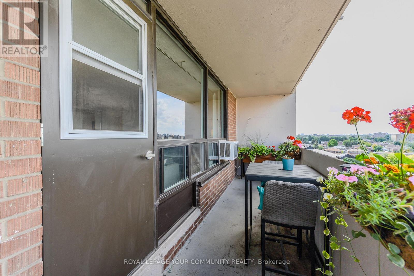 Photo 28 of 901 3390 Weston Road N, Toronto ON
