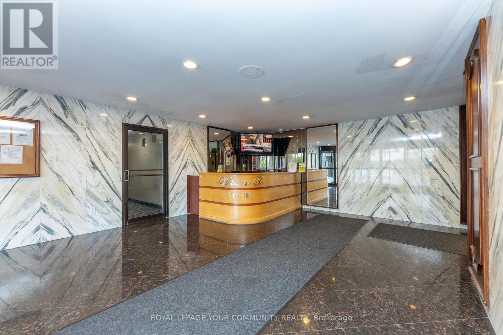 Photo 3 of 901 3390 Weston Road N, Toronto ON