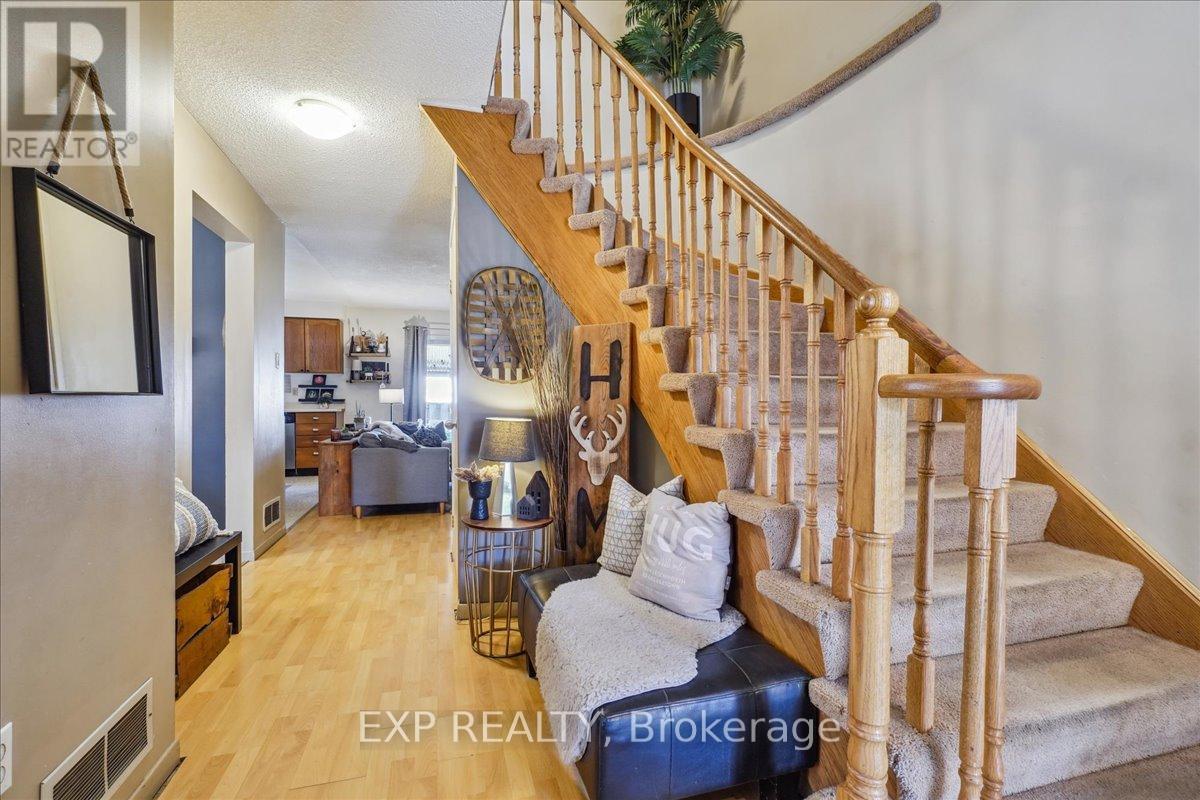 Photo 12 of 7 Rosset Valley Court, Halton Hills ON
