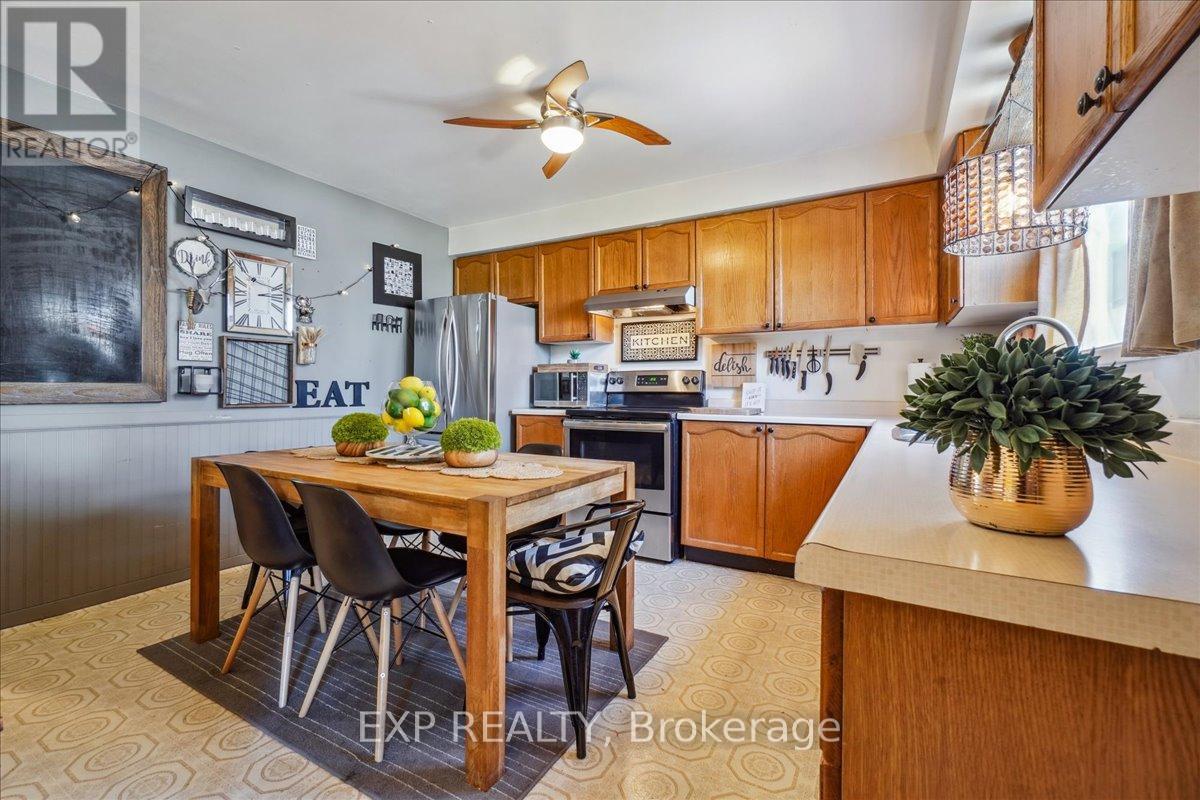 Photo 13 of 7 Rosset Valley Court, Halton Hills ON