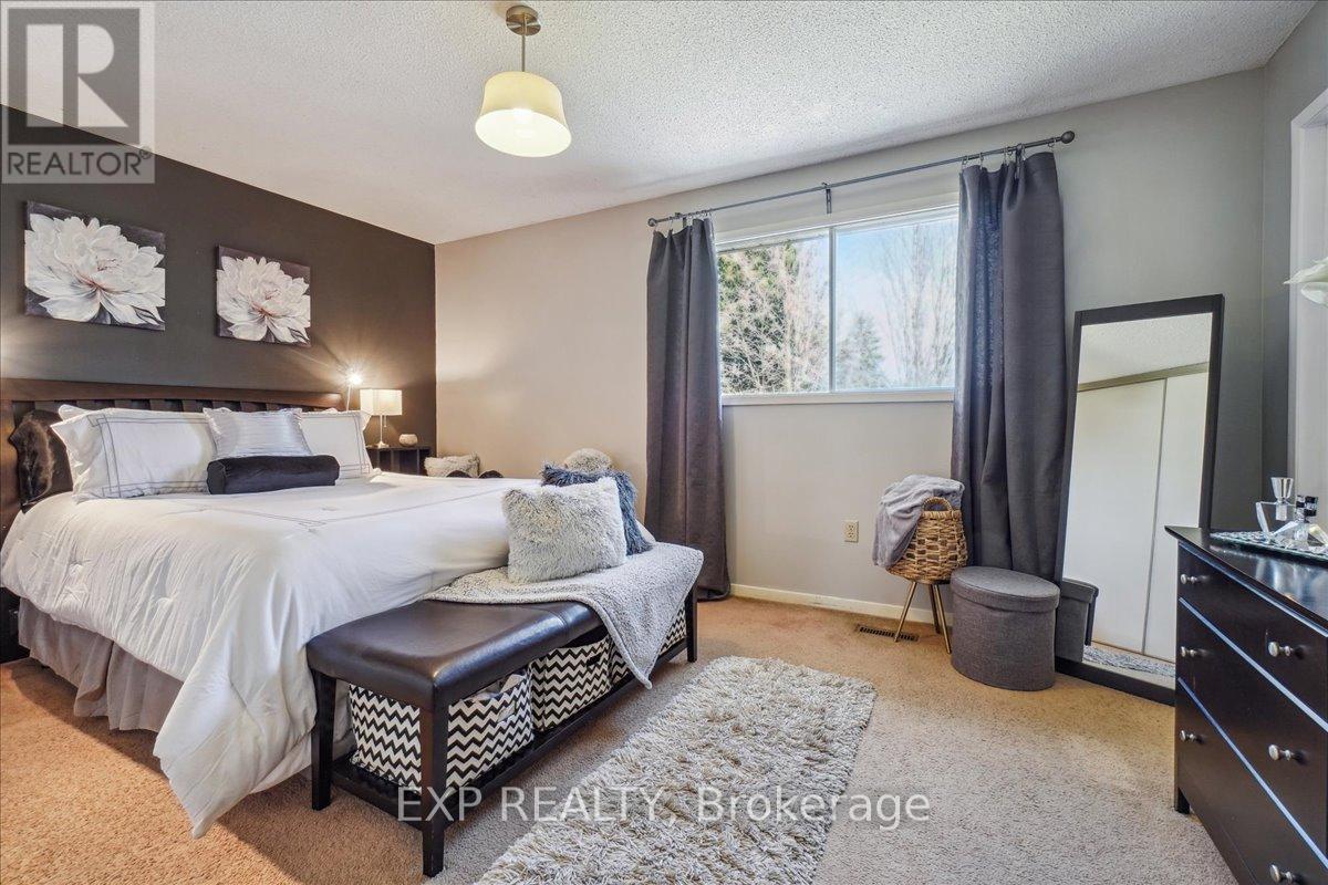Photo 24 of 7 Rosset Valley Court, Halton Hills ON