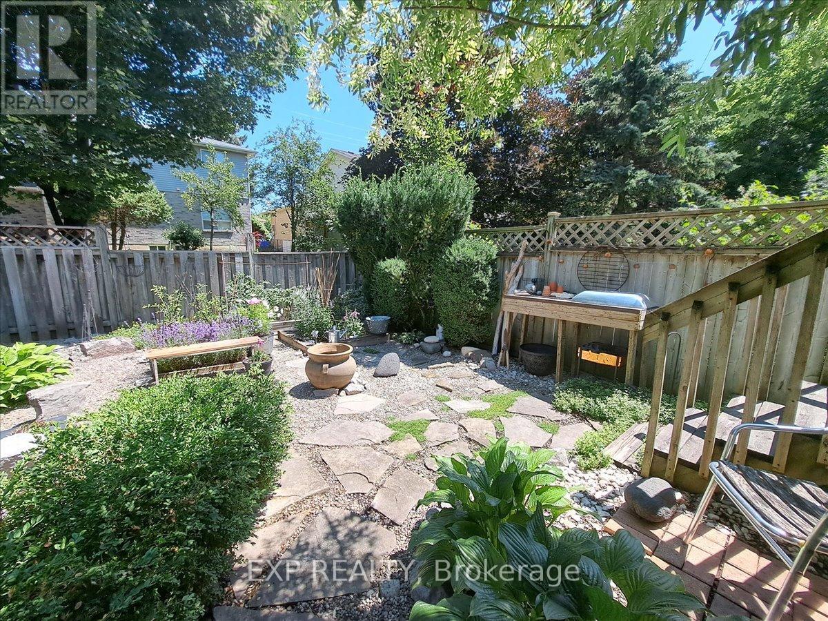 Photo 36 of 7 Rosset Valley Court, Halton Hills ON