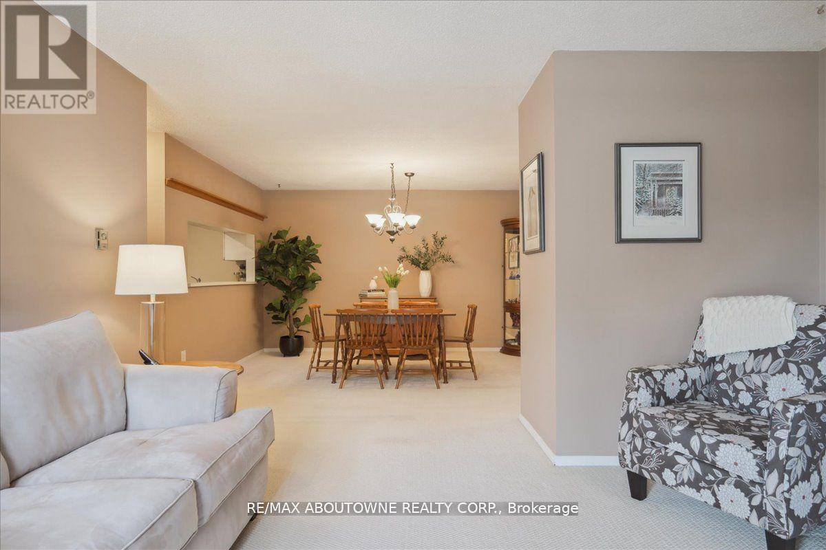 Photo 12 of 921 1450 Glen Abbey Gate, Oakville ON