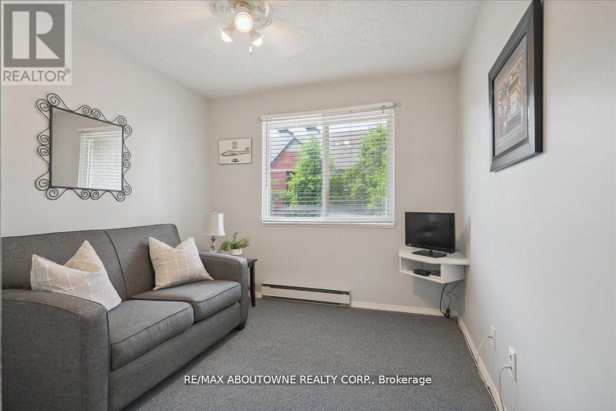 Photo 13 of 921 1450 Glen Abbey Gate, Oakville ON
