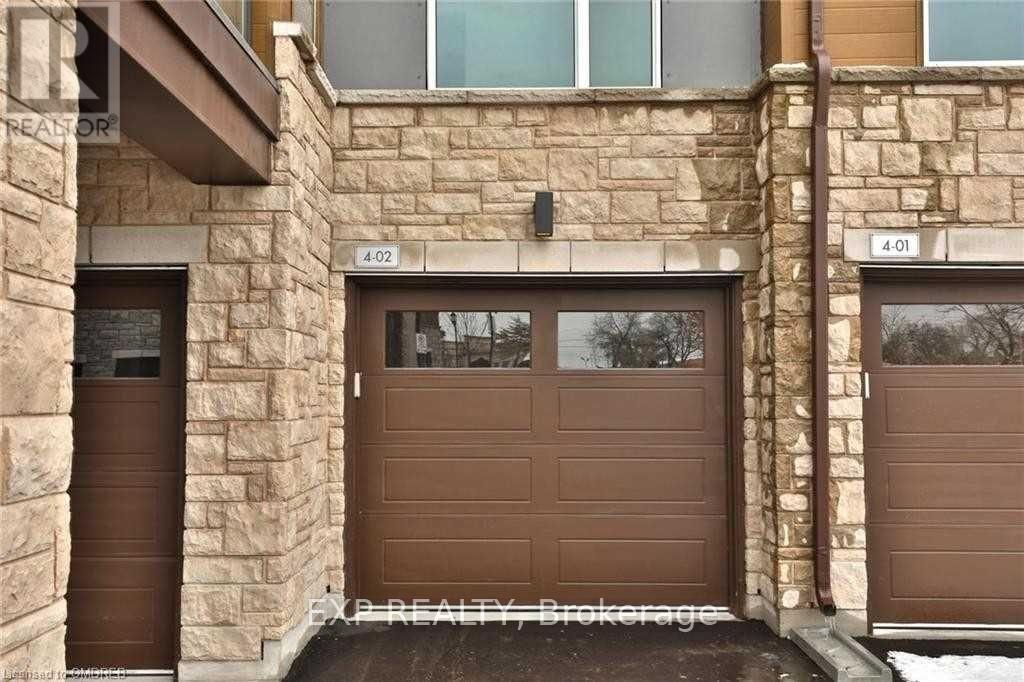Photo 2 of 201 2393 Bronte Road, Oakville ON