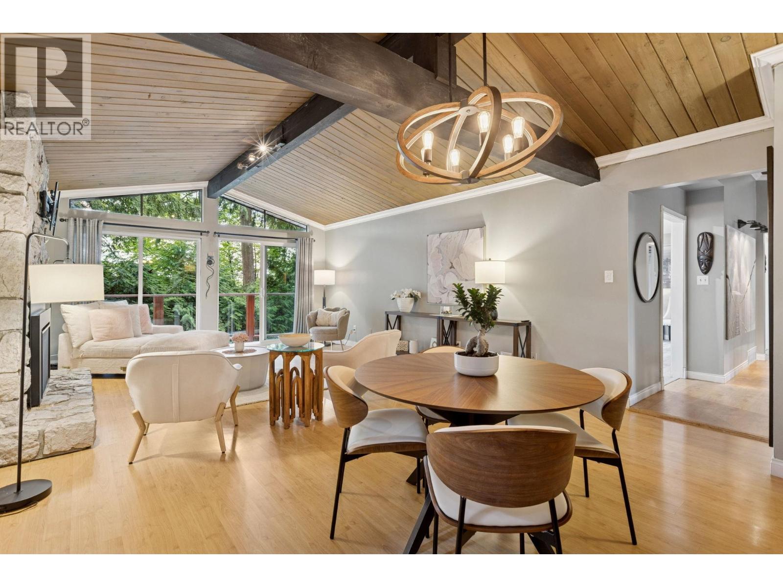 Photo 10 of 1433 Mcnair Drive, North Vancouver BC