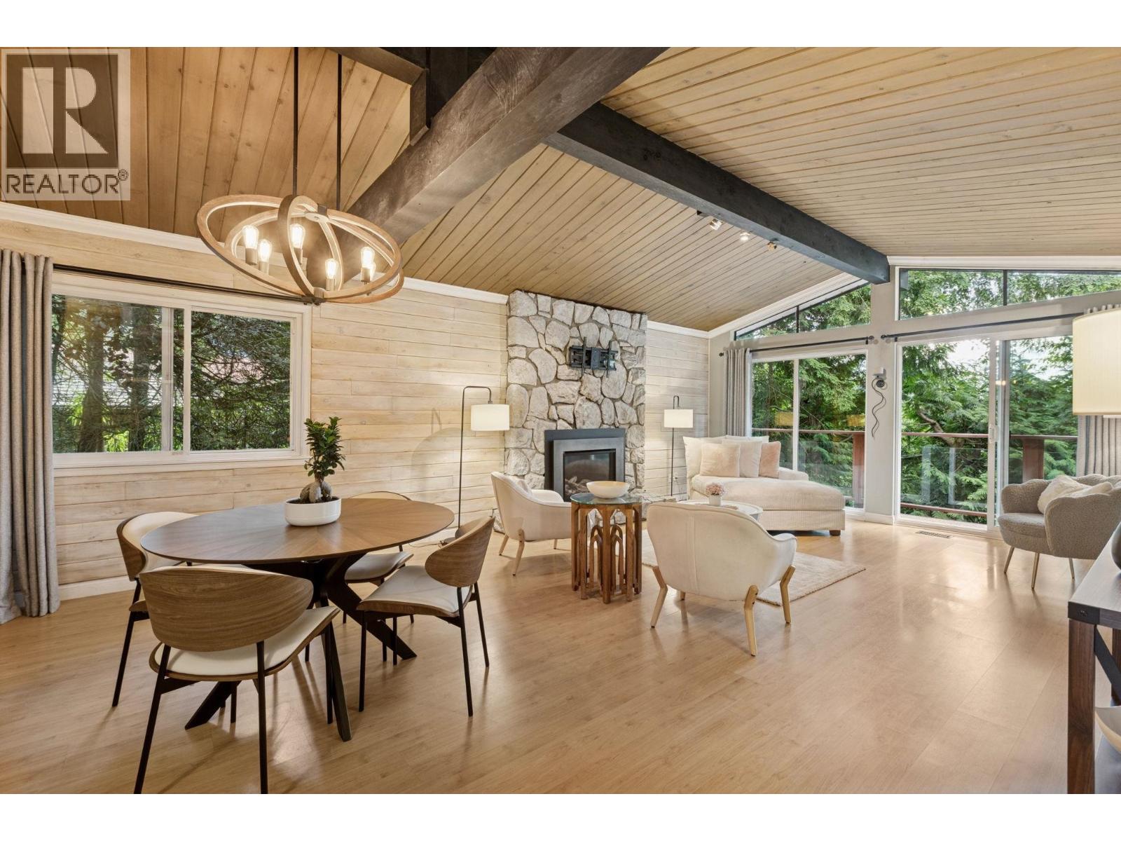 Photo 11 of 1433 Mcnair Drive, North Vancouver BC