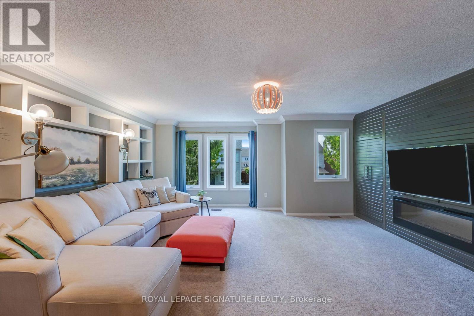 Photo 18 of 216 Gatwick Drive, Oakville ON