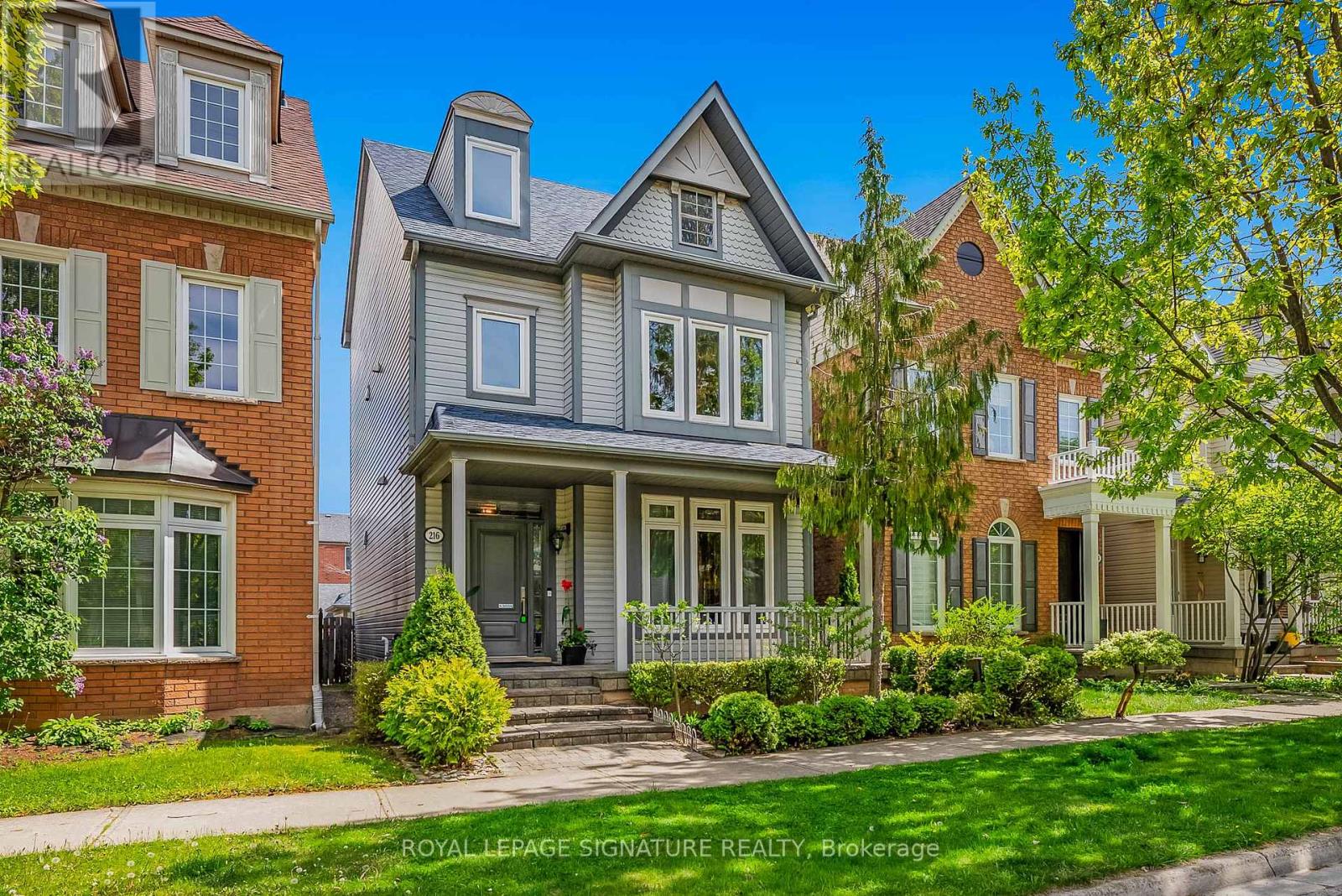 Photo 2 of 216 Gatwick Drive, Oakville ON