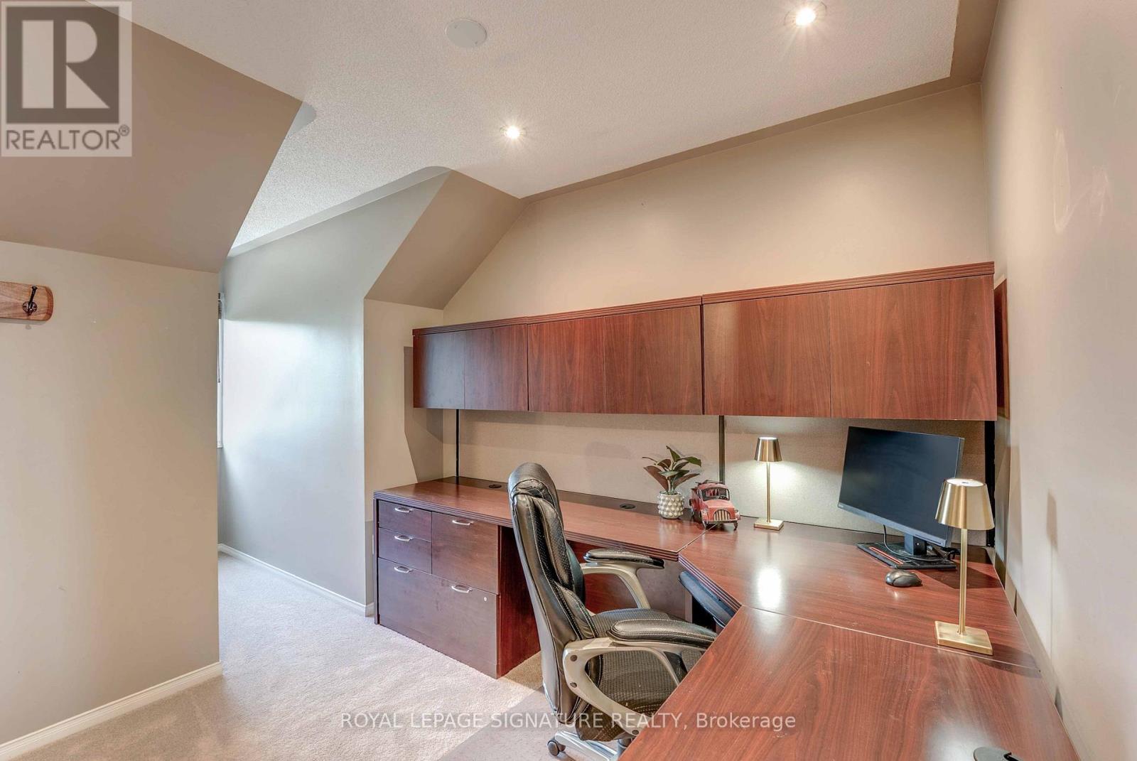 Photo 39 of 216 Gatwick Drive, Oakville ON