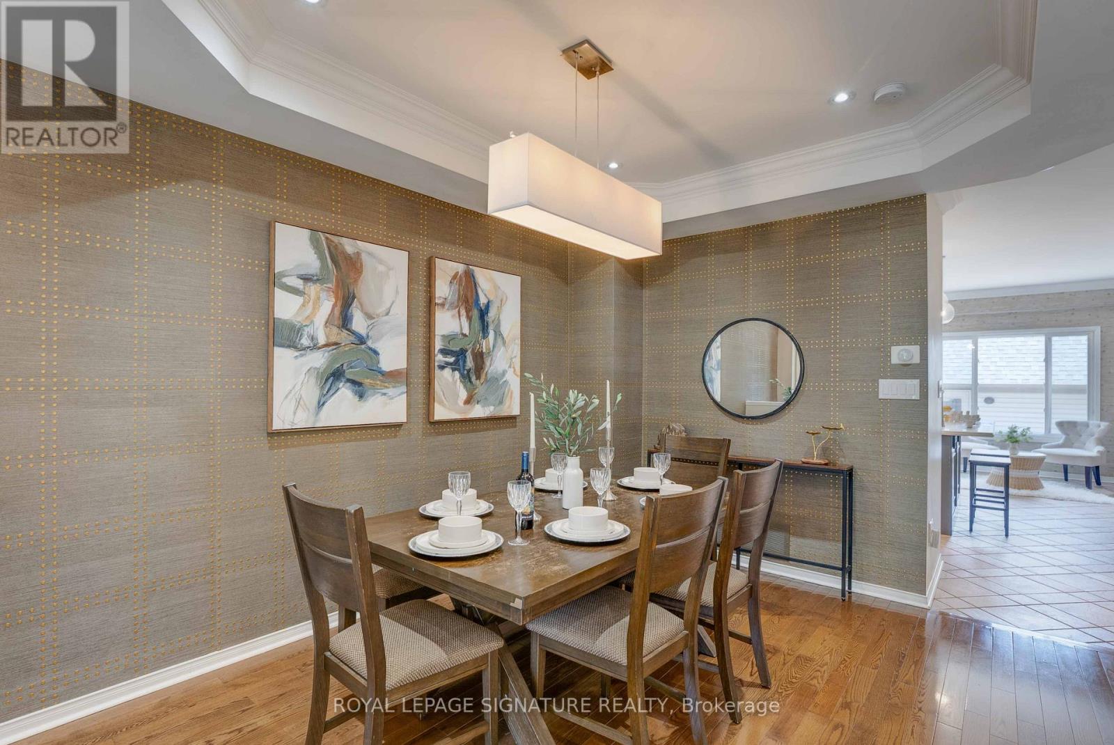 Photo 4 of 216 Gatwick Drive, Oakville ON
