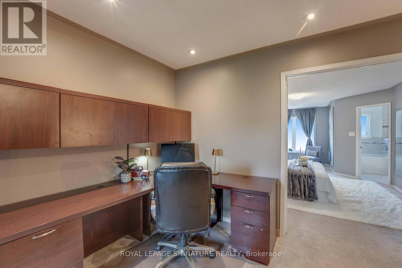 Photo 41 of 216 Gatwick Drive, Oakville ON