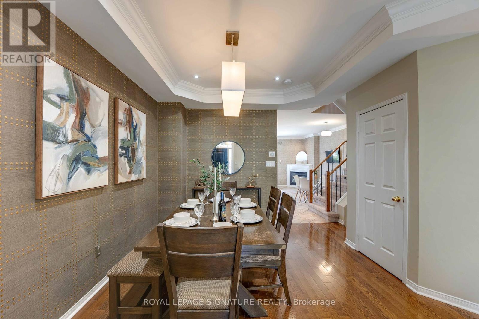 Photo 5 of 216 Gatwick Drive, Oakville ON