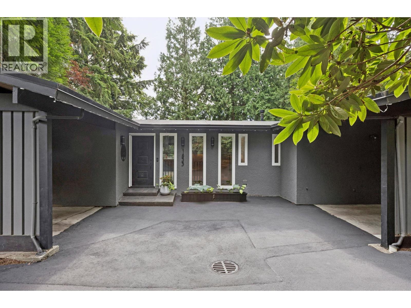 Photo 1 of 1433 Mcnair Drive, North Vancouver BC