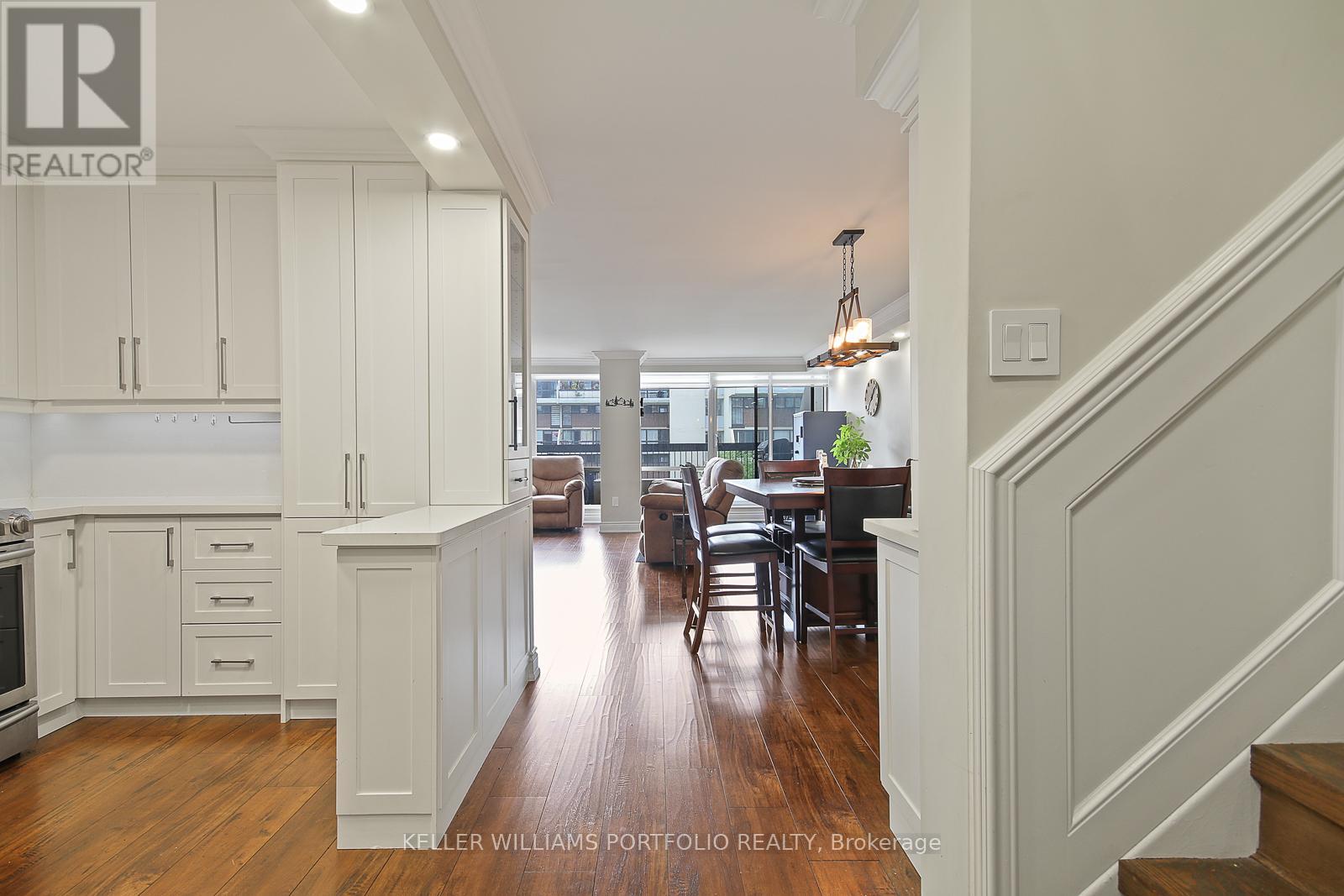 Photo 2 of 228 2 Valhalla Inn Road, Toronto ON