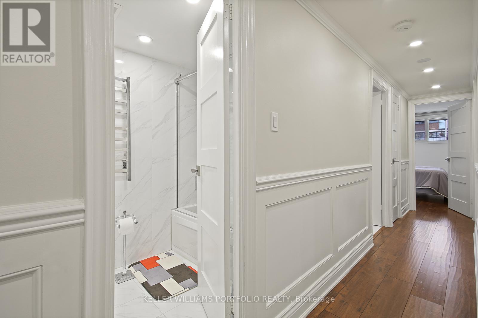 Photo 20 of 228 2 Valhalla Inn Road, Toronto ON