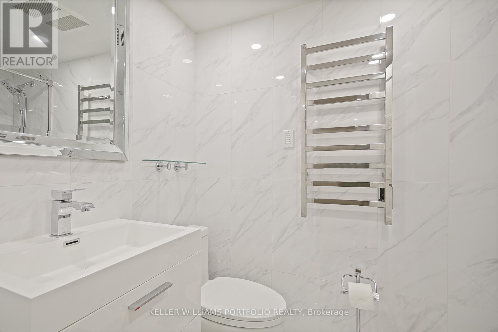 Photo 21 of 228 2 Valhalla Inn Road, Toronto ON