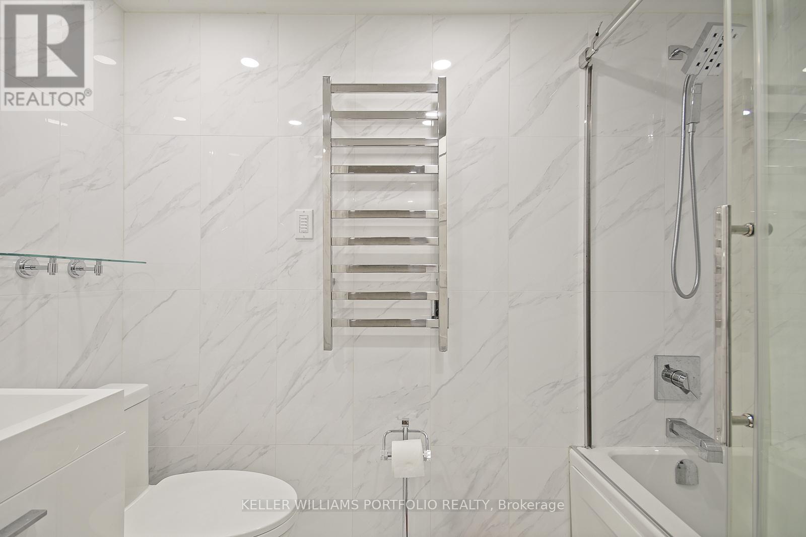 Photo 22 of 228 2 Valhalla Inn Road, Toronto ON