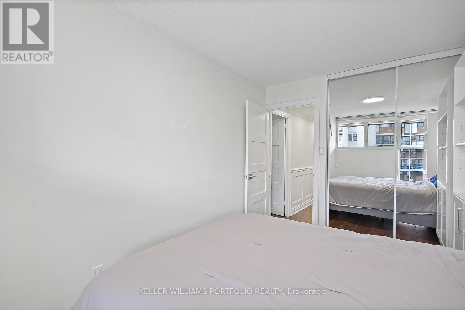Photo 26 of 228 2 Valhalla Inn Road, Toronto ON