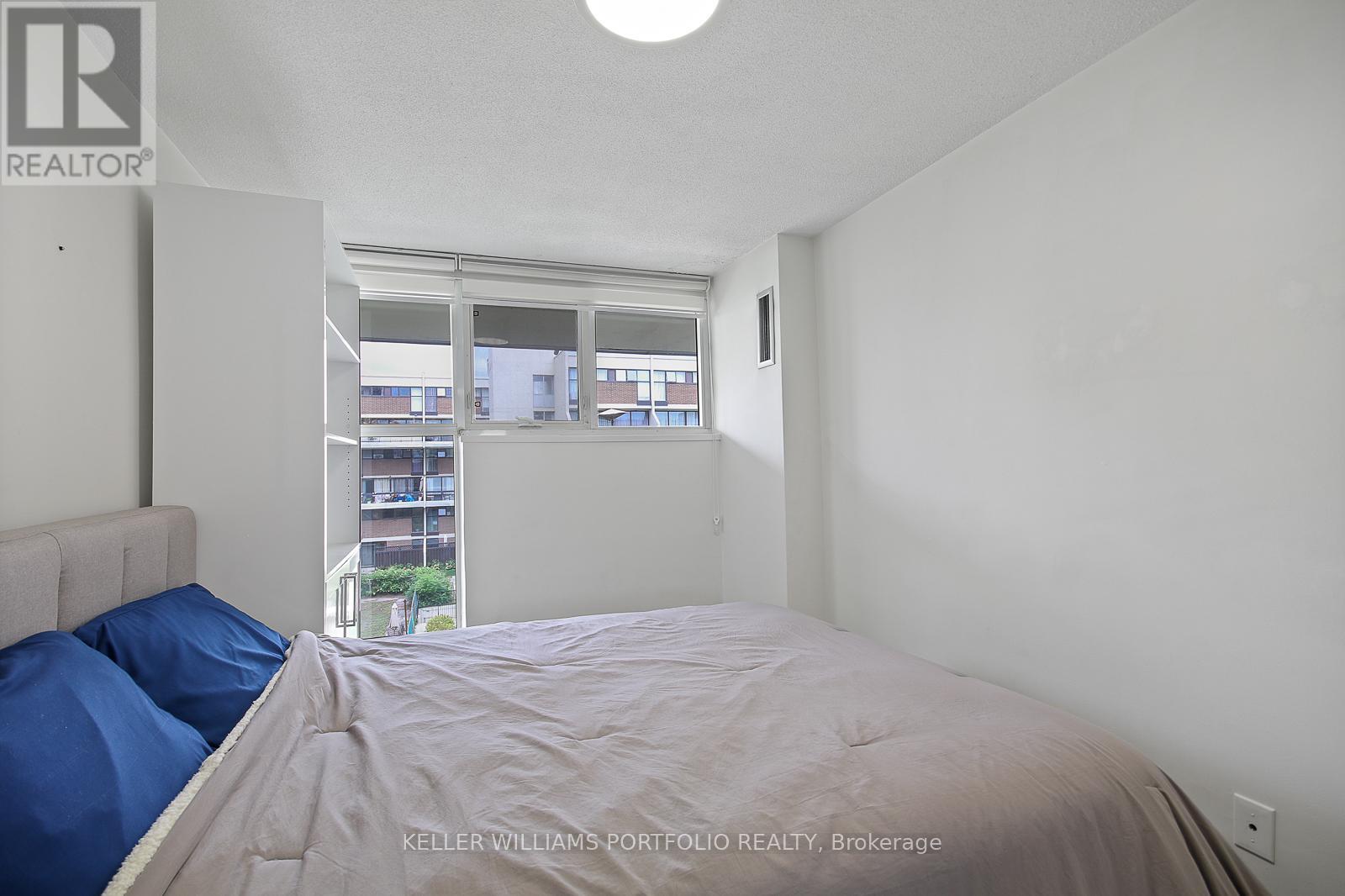 Photo 27 of 228 2 Valhalla Inn Road, Toronto ON