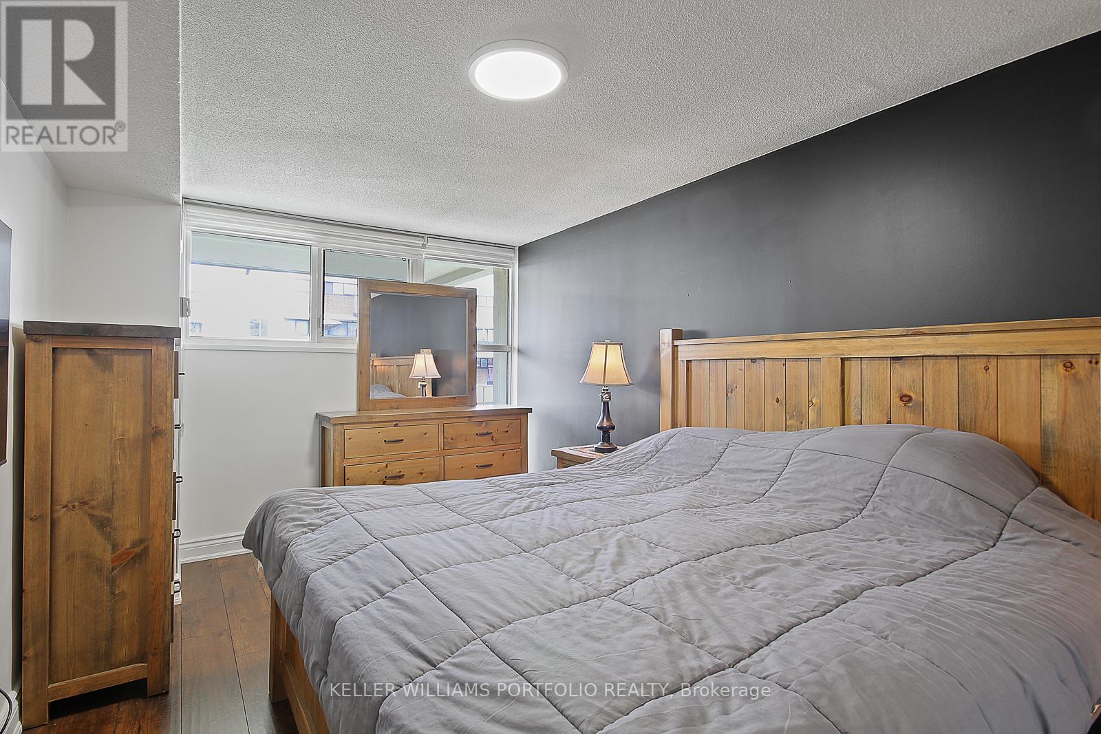 Photo 28 of 228 2 Valhalla Inn Road, Toronto ON