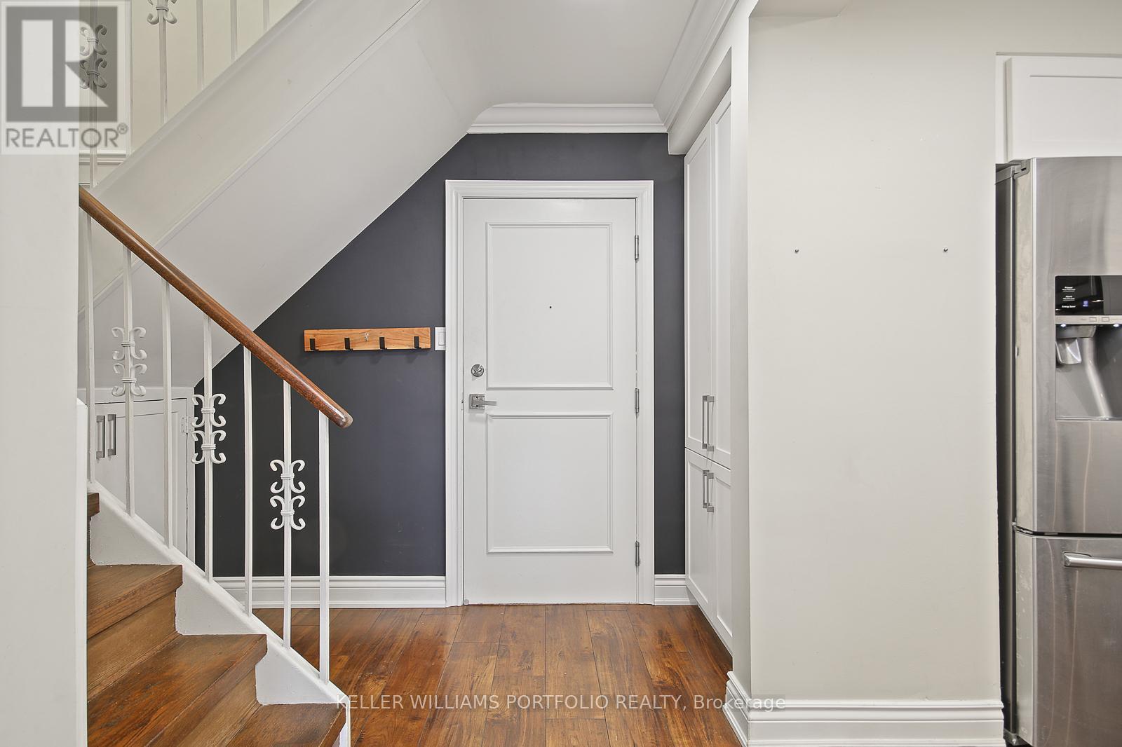 Photo 3 of 228 2 Valhalla Inn Road, Toronto ON