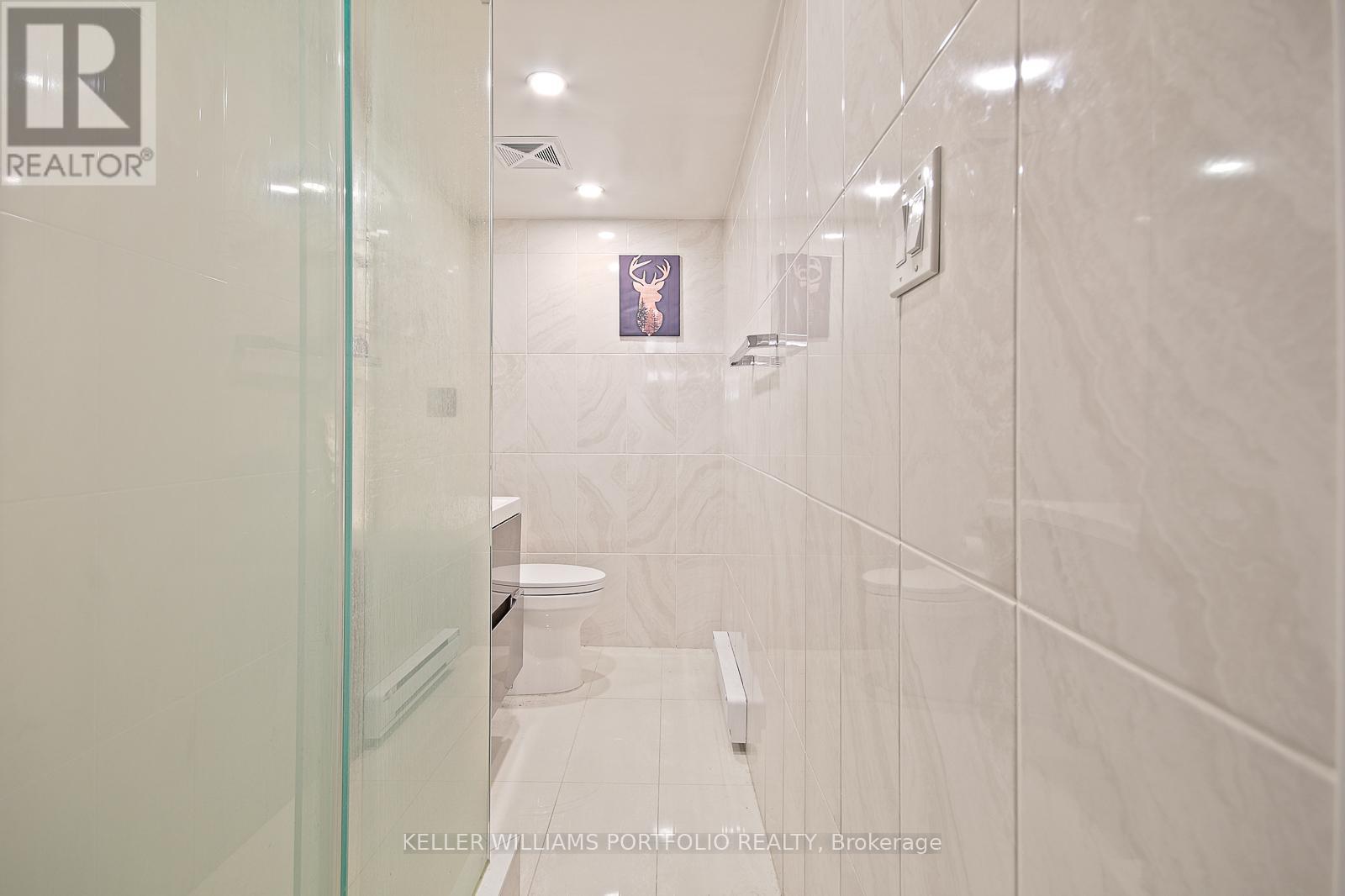 Photo 32 of 228 2 Valhalla Inn Road, Toronto ON