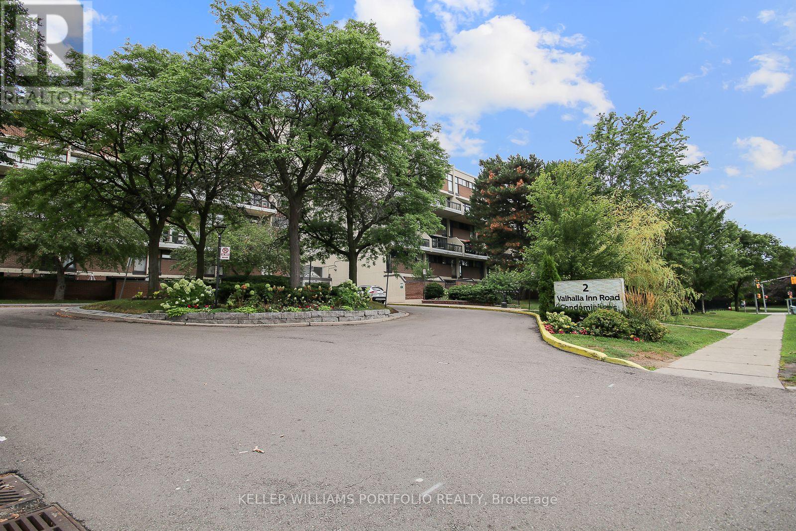 Photo 38 of 228 2 Valhalla Inn Road, Toronto ON
