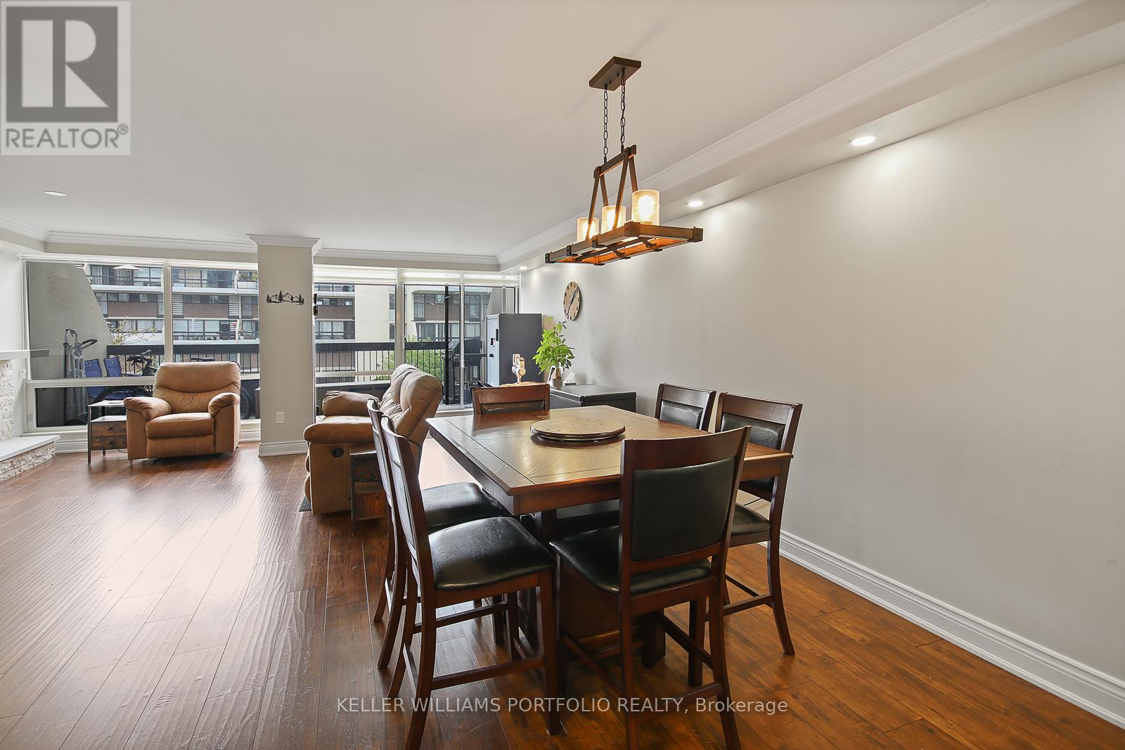 Photo 9 of 228 2 Valhalla Inn Road, Toronto ON