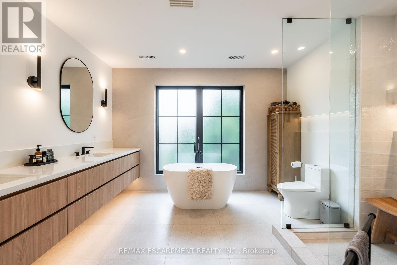 Photo 17 of 5135 Mulberry Drive, Burlington ON