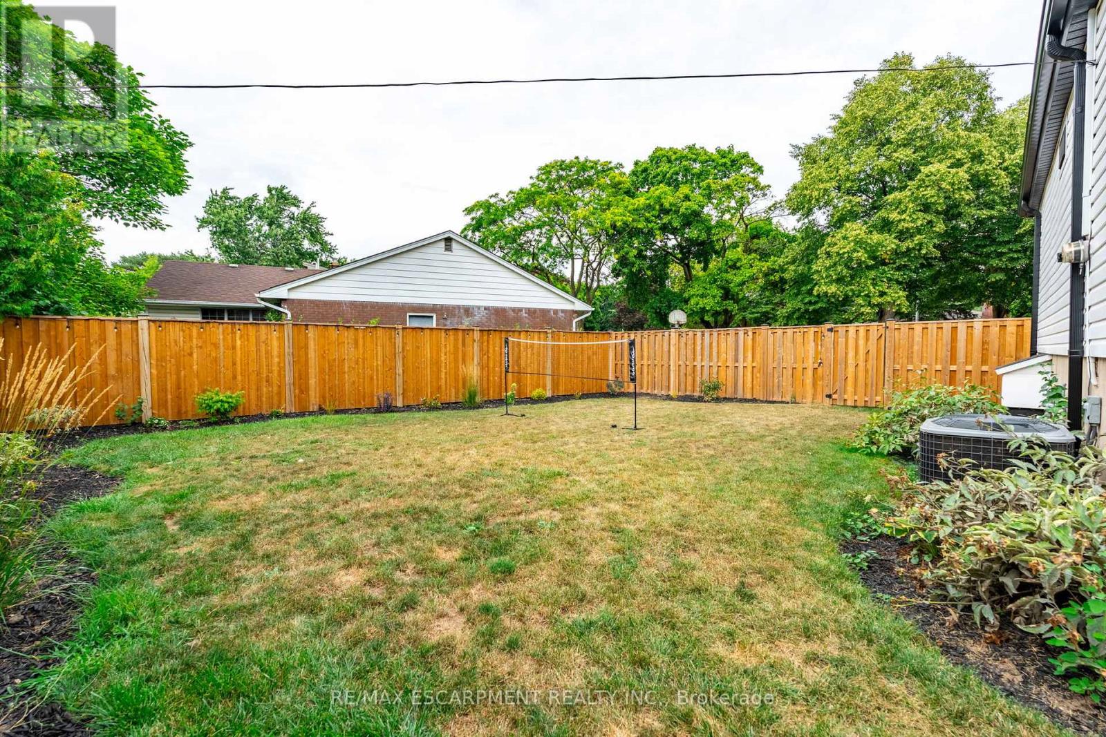 Photo 28 of 5135 Mulberry Drive, Burlington ON